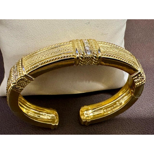 Judith Ripka Hinged Gold & Diamond Bangle Bracelet 18 Kt Yellow Gold 66 Gm For Sale - Image 12 of 17