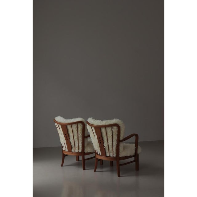 Wood Elm, Cane, and Sheepskin No. 1588 Lounge Chairs from Fritz Hansen, Denmark, 1940s, Set of 2 For Sale - Image 7 of 18