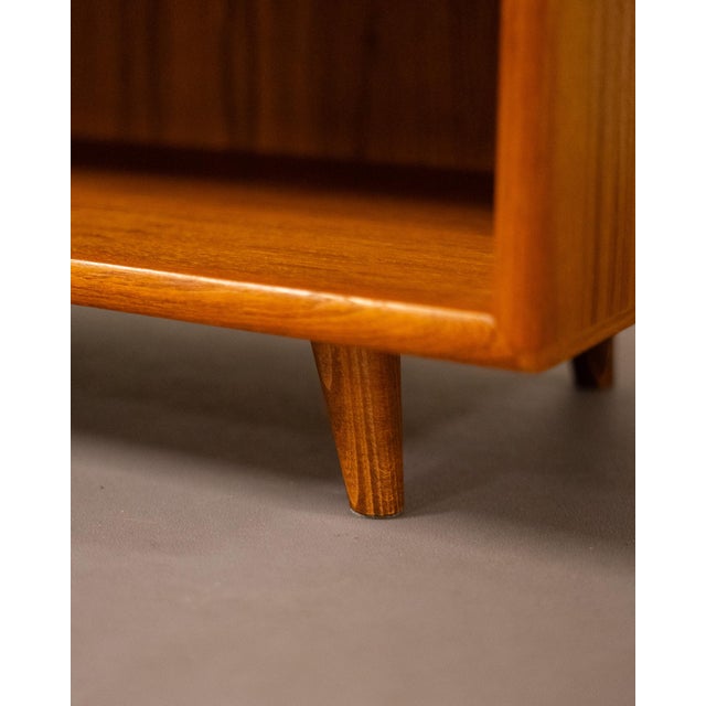 Wood Mid-Century Modern Bookcase in Teak, Denmark, 1960 For Sale - Image 7 of 8