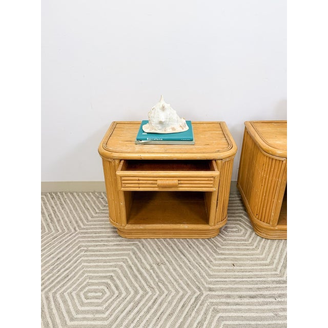 Mid 20th Century Pair of Blonde Ribbed Pencil Reed Rattan Nightstands Coastal Hollywood Regency For Sale - Image 10 of 11