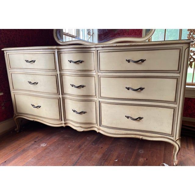 Drexel French Provincial Style 9-Drawer Triple Dresser With Mirror | Serpentine Front | 1960s For Sale In Houston - Image 6 of 18