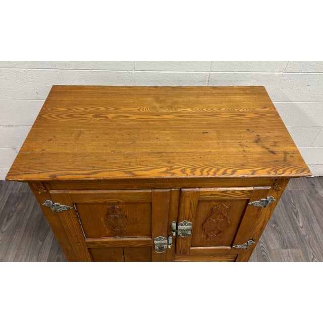 American Antique Large Size American Oak and Metal Ice Box Chest Cabinet For Sale - Image 3 of 15