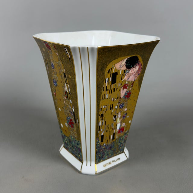 Limited Edition Artis Orbis The Kiss Vase in Porcelain by Gustav Klimt for Goebel, 2000s For Sale - Image 4 of 11