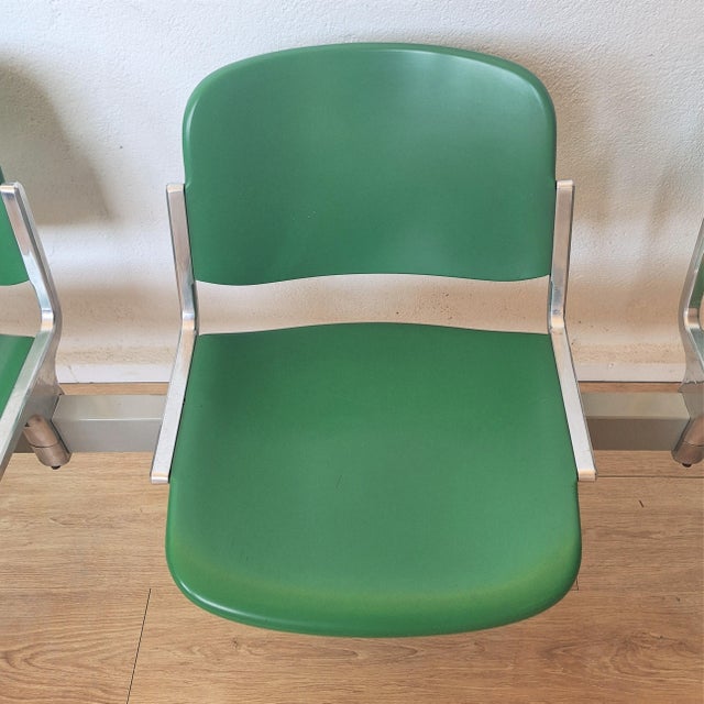 Model Axis 3000 5-Seater Bench by Giancarlo Piretti for Castelli, 1970s, in Very Good conditions. Designed 1970 to 1979...