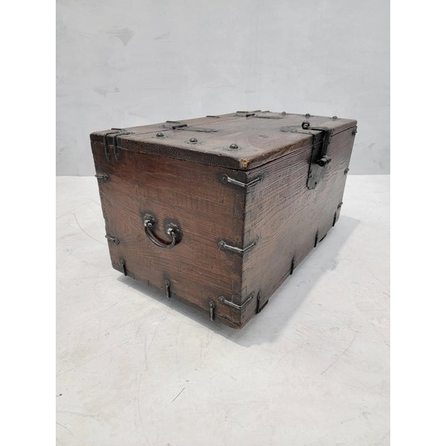 Modern Antique Korean Tansu Bandaji Storage Chest For Sale - Image 3 of 5