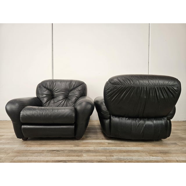 Mid-Century Modern Vintage Club Chairs in Black Leather, 1970, Set of 2 For Sale - Image 3 of 18
