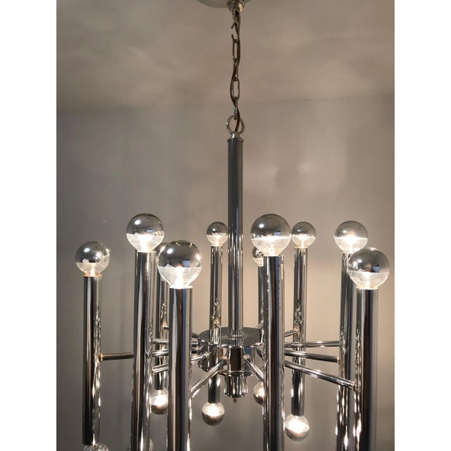 Mid 20th Century Sciolari Chrome 24-Light Chandelier For Sale - Image 5 of 7