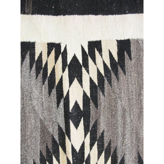 Early 20th Century Antique Navajo Crystal / Two Grey Hills Transitional Natural-Wool Rug 3'6" × 5' For Sale - Image 5 of 8