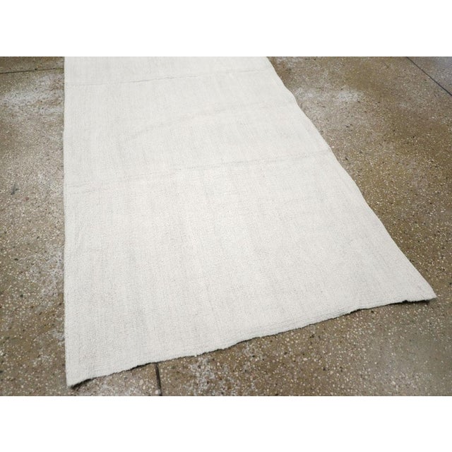 Mid-20th Century Handmade Turkish Hemp Flatweave Kilim Throw Rug in White For Sale In New York - Image 6 of 8