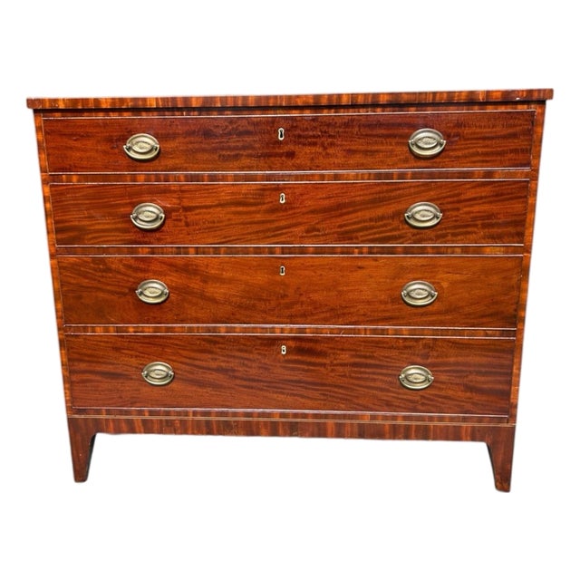 Early 19th Century Federal Chest of Drawers For Sale
