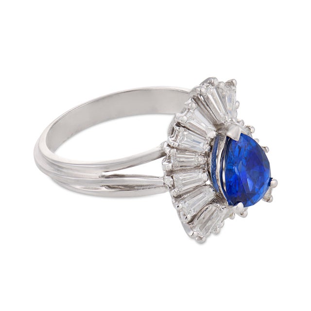 1950s Mid Century 1.50 Carat Sapphire Diamond Platinum Ballerina Ring, Size 6 For Sale - Image 5 of 5