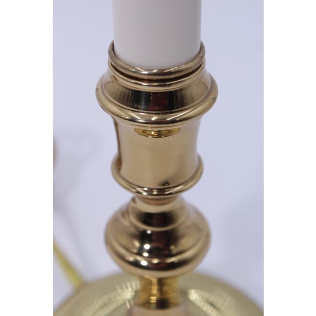 1980s Virginia Metalcrafters Colonial Williamsburg Brass Lamp For Sale - Image 9 of 11