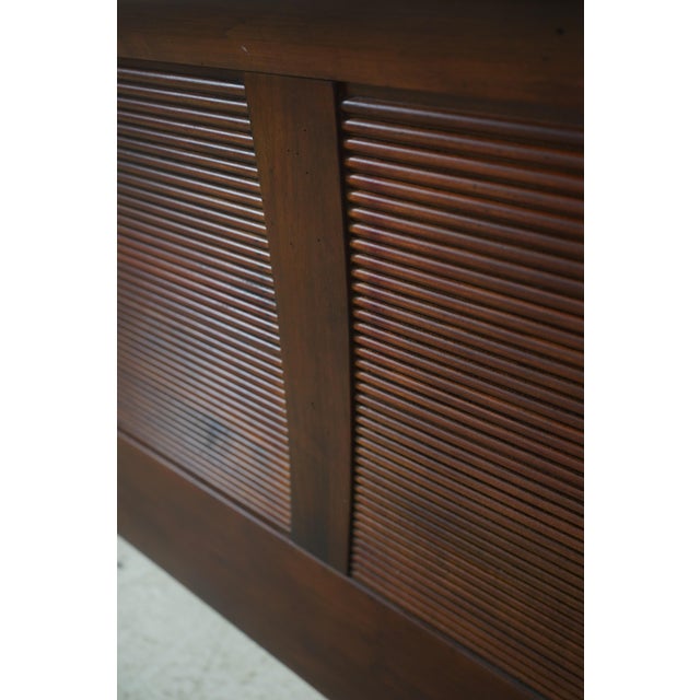 Ethan Allen British Classics Queen Size Sleigh Bed For Sale - Image 11 of 17