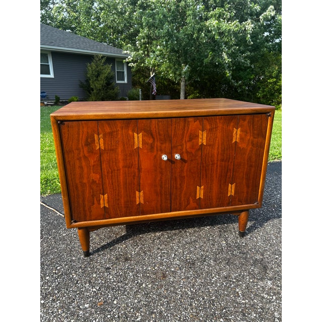 Lane acclaim dove tail record cabinet walnut wood .