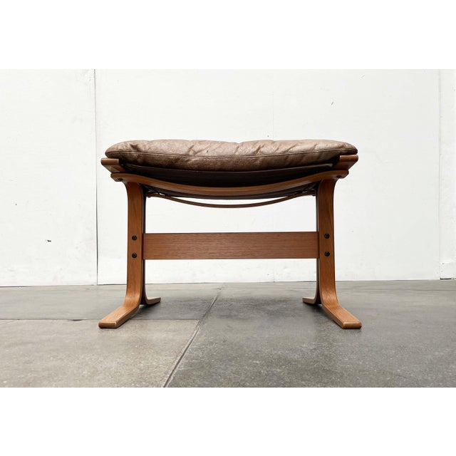 Wood Mid-Century Modern Norwegian Siesta Ottoman in Leather by Ingmar Relling for Westnofa, 1960s For Sale - Image 7 of 18