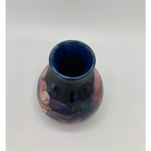 1940s Vintage Moorcroft Small Bud Vase Anemones For Sale - Image 5 of 6