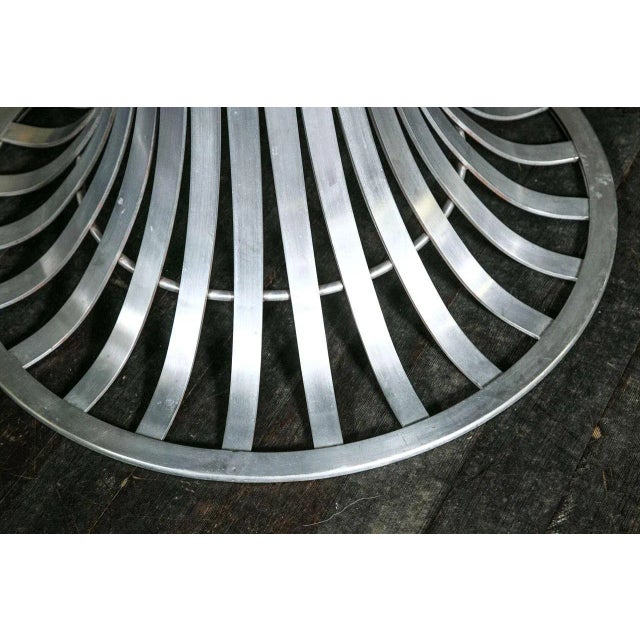 1960s Vintage Russell Woodard Round Table Set- 5 Pieces For Sale - Image 9 of 11