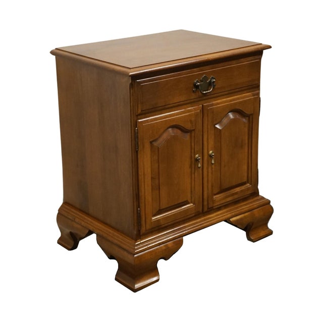Ethan Allen Ethan Allen Heirloom Nutmeg Maple Colonial Early American 23" Cabinet Nightstand 10-5316 For Sale - Image 4 of 13