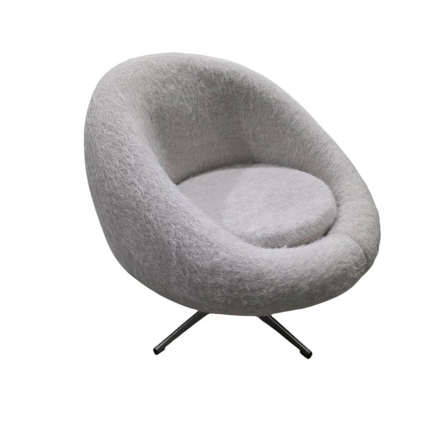 Mid 20th Century Swivel Retro Tub Chair Newly Reupholstered For Sale In Chicago - Image 6 of 7