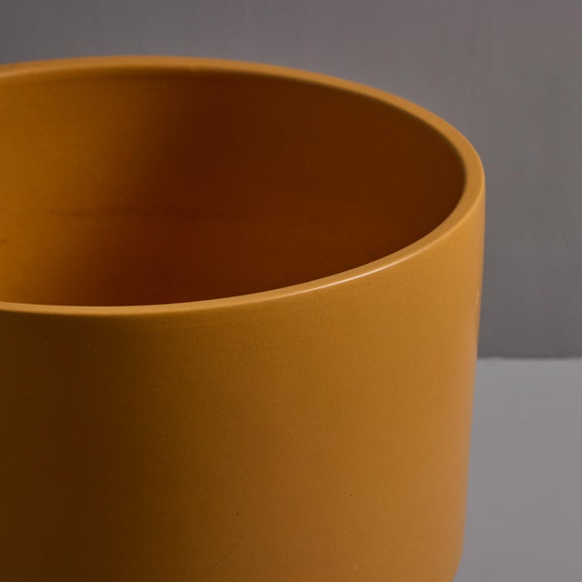 Large 1970s Gainey Mustard Ceramic Planter For Sale - Image 10 of 12