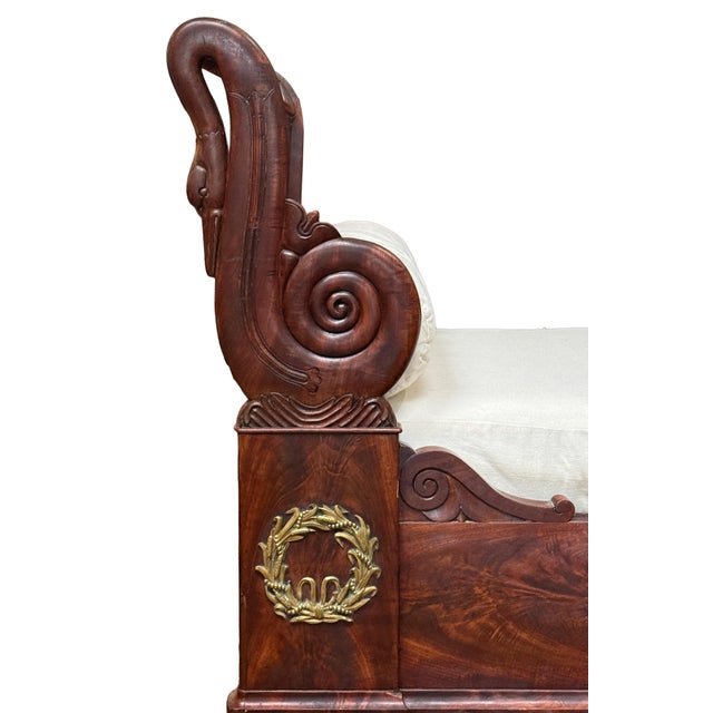 French Empire Gilt Mounted Day Bed or Lit en Bateau Sleigh Bed of Flame Mahogany For Sale - Image 4 of 14
