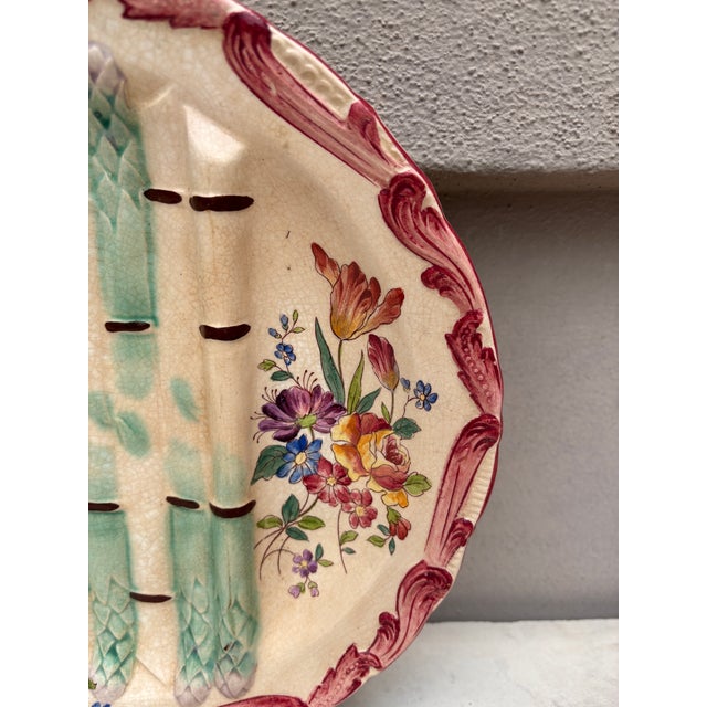 Longchamp 19th Century Longchamp Majolica Asparagus Plate With Flowers For Sale - Image 4 of 5