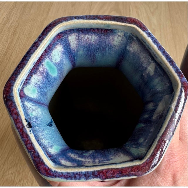 Pair of Large 13.5" Hexagonal John Shedd Studio Pottery Vases - Oxblood & Turquoise Flambé For Sale In Chicago - Image 6 of 6