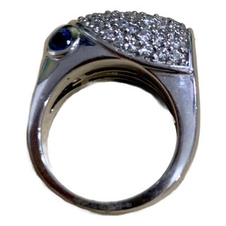 1.25 Carat Diamond Animal Cocktail Ring With Sapphire Eyes in 14 Karat Gold For Sale