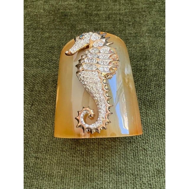 Baroque J'adore Les Hippocampes, Bochic Horn Bijoux Cuff For Sale - Image 3 of 18