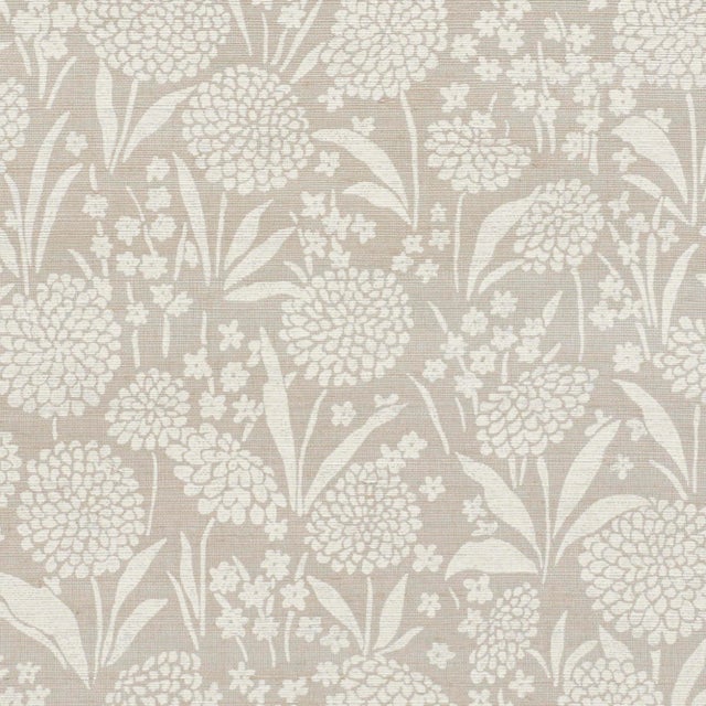 Sample - Schumacher Chrysanthemum Shimmer Wallpaper in Moonstone For Sale