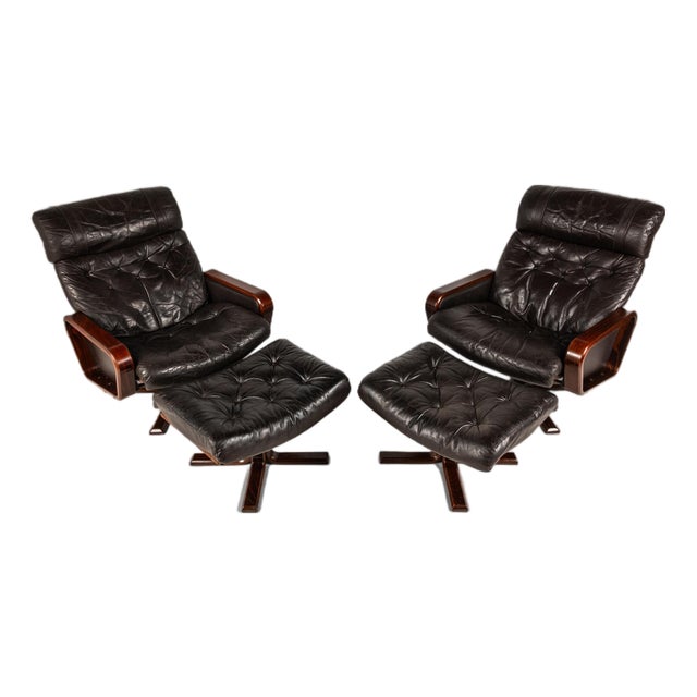 Set of Two (2) Scandinavian Modern Reclining Lounge Chairs & Ottomans by Soda Galvano for Vatne Mobler, Norway, C. 1970s For Sale