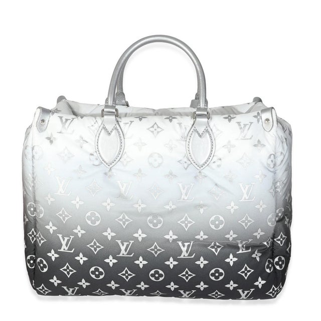 Louis Vuitton Frost Nylon Monogram Gradient LV Snow Onthego MM For Sale - Image 4 of 9