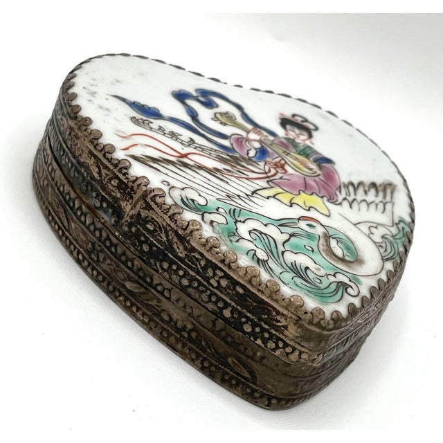 Vintage Moriyama Morinmachi Heart Shaped Porcelain Trinket Box For Sale - Image 4 of 9