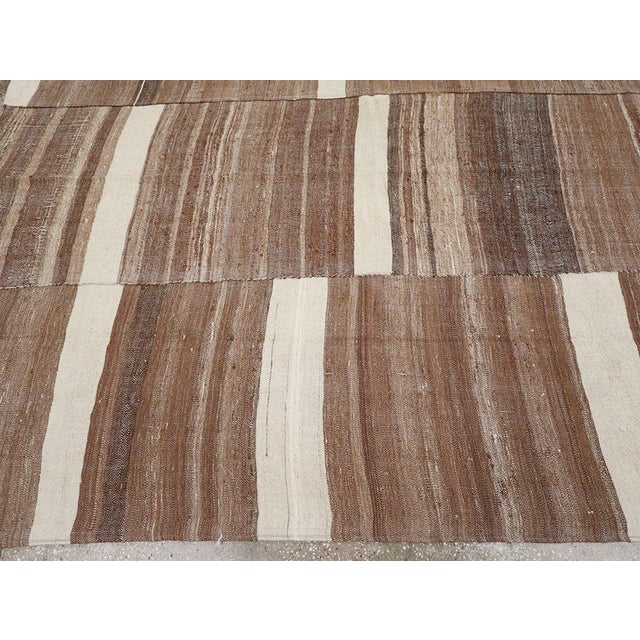 Mid 20th Century Galerie Shabab Collection Mid-20th Century Turkish Flatweave Kilim Carpet For Sale - Image 5 of 8
