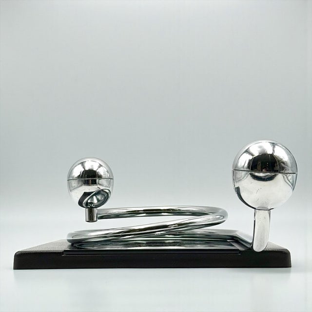 Italian Space Age Wall Coat Hangers with Mirrors attributed to Goffredo Reggiani, 1970s, Set of 2 For Sale - Image 13 of 18