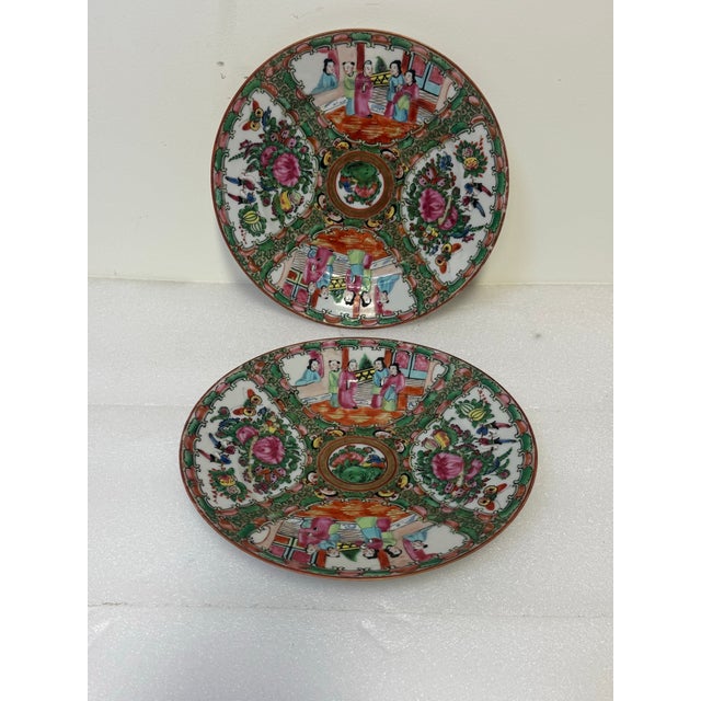 Asian Pair of Large Antique Rose Famille Canton or Rose Medallion Pattern Plate For Sale - Image 3 of 12