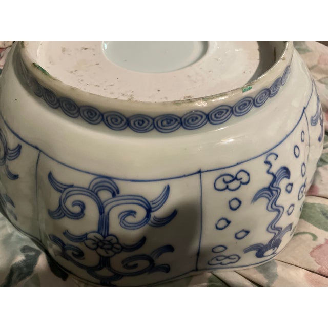 Blue Edo Period Large Blue and White 11.5” Japanese Ko-Imari Blue and White Lobed Bowl For Sale - Image 8 of 10