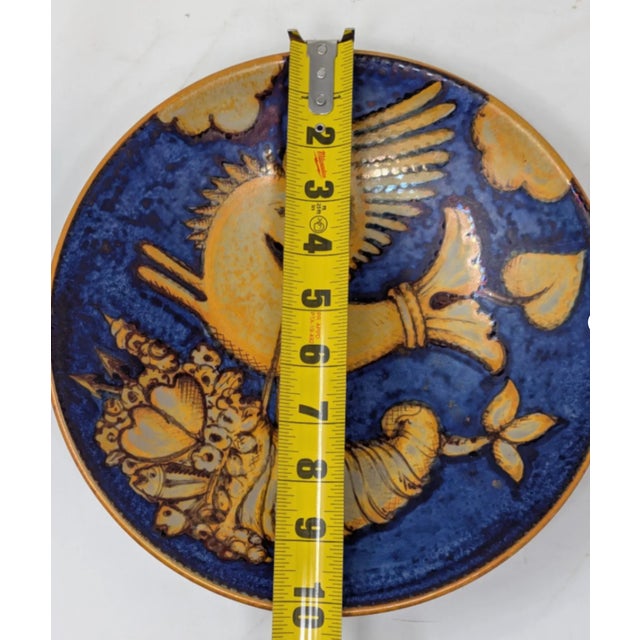 Late 20th Century Signed Bottega Vignoli Faenza Hand-Painted Majolica Pegasus Wall Charger - 10" For Sale - Image 5 of 6