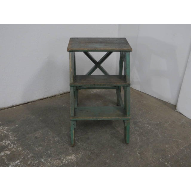 with two steps measuring 41x17 cm. The upper level measures 50x36 cm. It can be used as a flower stand indoors or in...