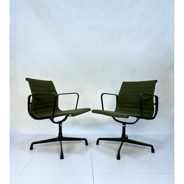 Early Edition EA 208 Swivel Side or Dining Chair with Black Aluminum Frame by Charles & Ray Eames for Herman Miller / Vitra, 1960s For Sale - Image 6 of 17