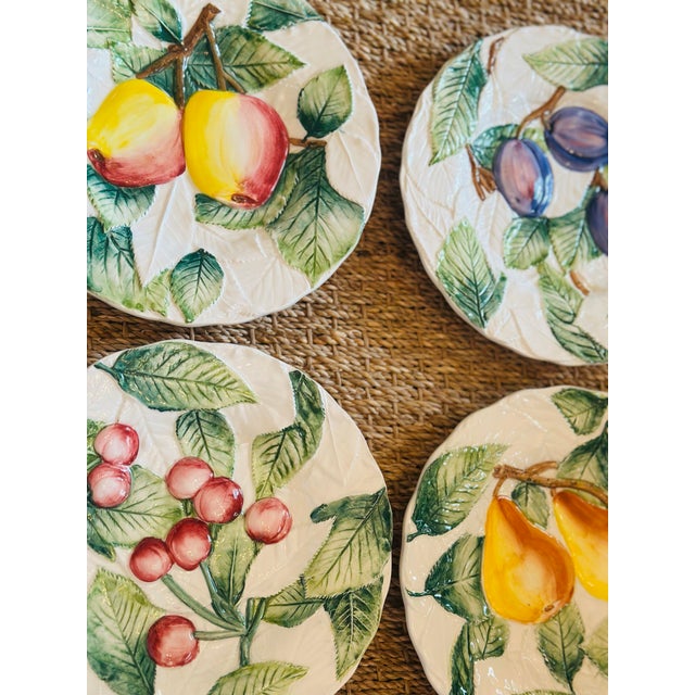 Italian Majolica Plates, Set of 4 For Sale - Image 4 of 6