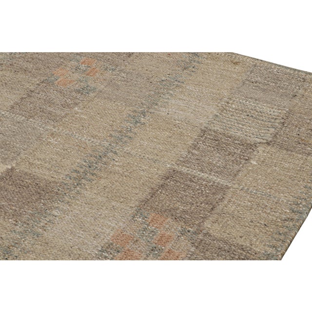 Early 21st Century Geometric Modern Oversized Scallop Beige Rug "Scallure" by Doris Leslie Blau For Sale - Image 5 of 7