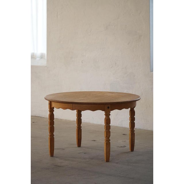 Mid-Century Danish Round Dining Table in Oak with Two Extensions, 1960s For Sale - Image 4 of 18