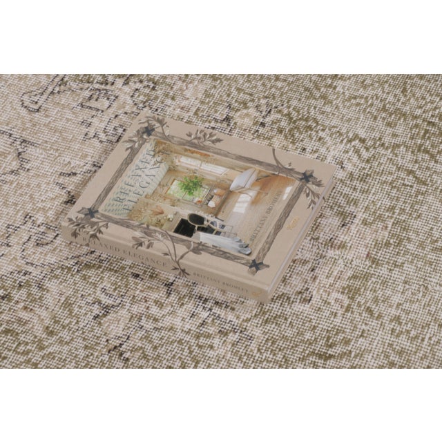 Vintage Distressed Turkish Rug With Floral Medallion in Beige-Brown - Rug & Kilim For Sale - Image 10 of 10