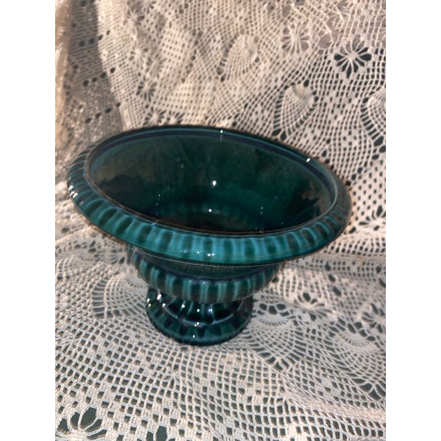 Ceramic Vintage Hull Usa Pottery Green Drip Glaze Pedestal Bowl Urn Planter For Sale - Image 7 of 9