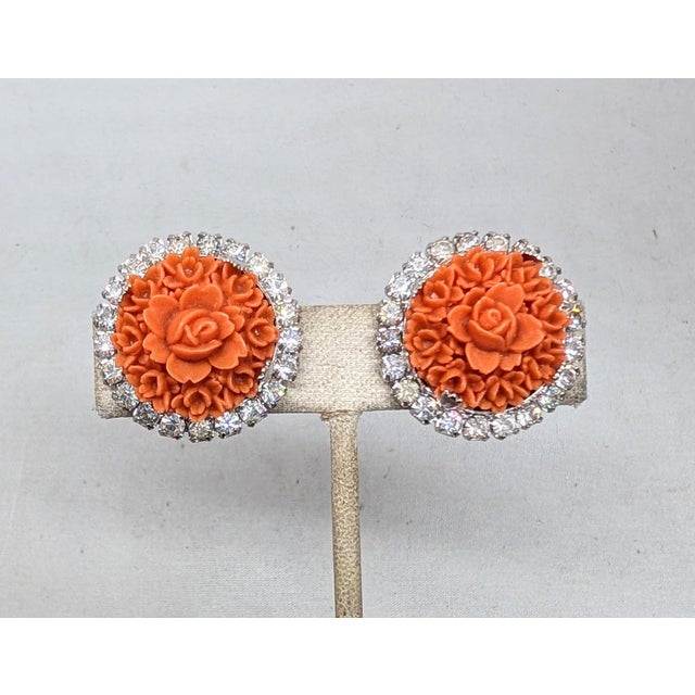 Mid-Century Modern Vintage 1950s Signed Kramer Carved Faux-Coral Clear Rhinestone Clip Earrings For Sale - Image 3 of 9