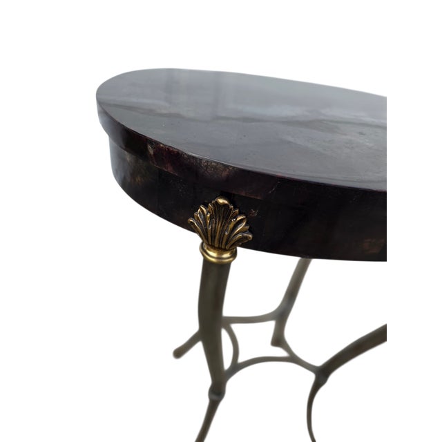 1990s Ethan Allen French Regency Tessellated Horn Lamp End Table Pedestal For Sale - Image 10 of 16