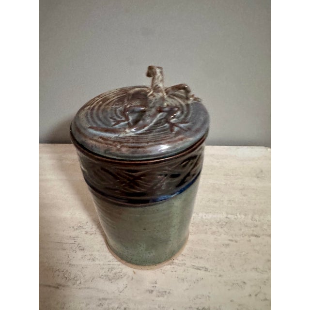 Chocolate Mid 20th Century Studio Pottery Vessel With Sculptural Lizard Lid For Sale - Image 8 of 9