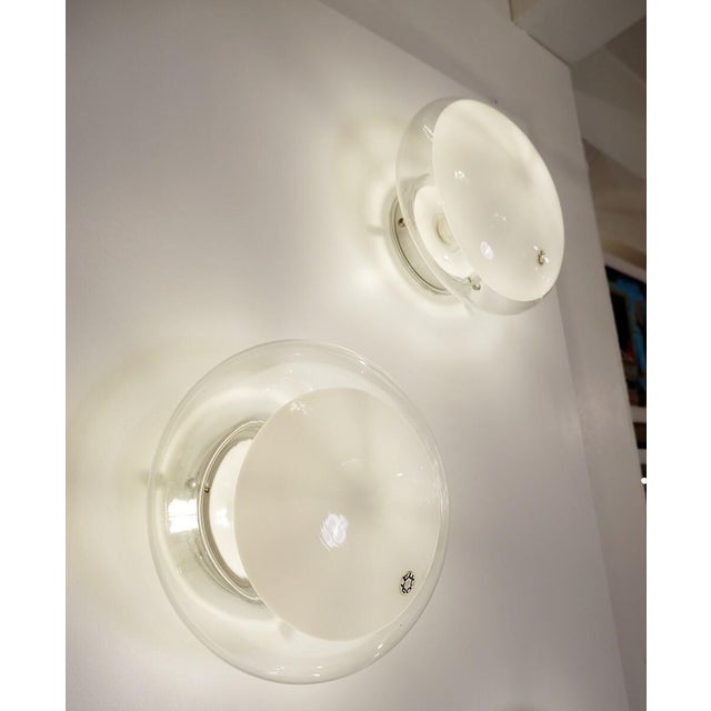 White Gill Wall Lights Mounted on Panels by Roberto Pamio for Leucos, 1970s For Sale - Image 8 of 18