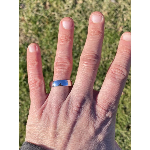 Metal The Super: Cliq Signed Hinged Band in White Gold For Sale - Image 7 of 8